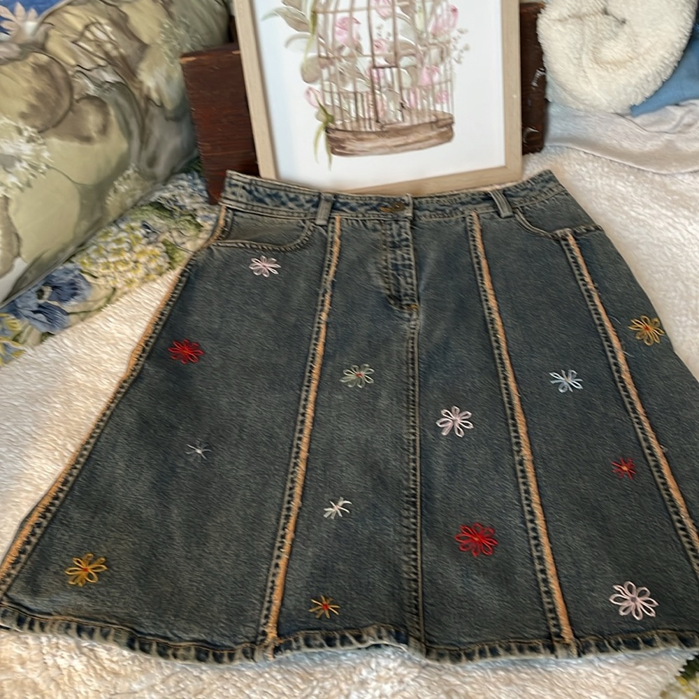 DKNY~ VTG ~ JEAN~ SKIRT ~ Sz 6 ~ flowers~ Stripe details ~ straight with flair